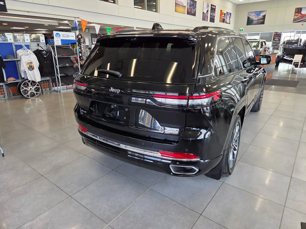 Jeep Grand Cherokee снимка Jeep Grand Cherokee