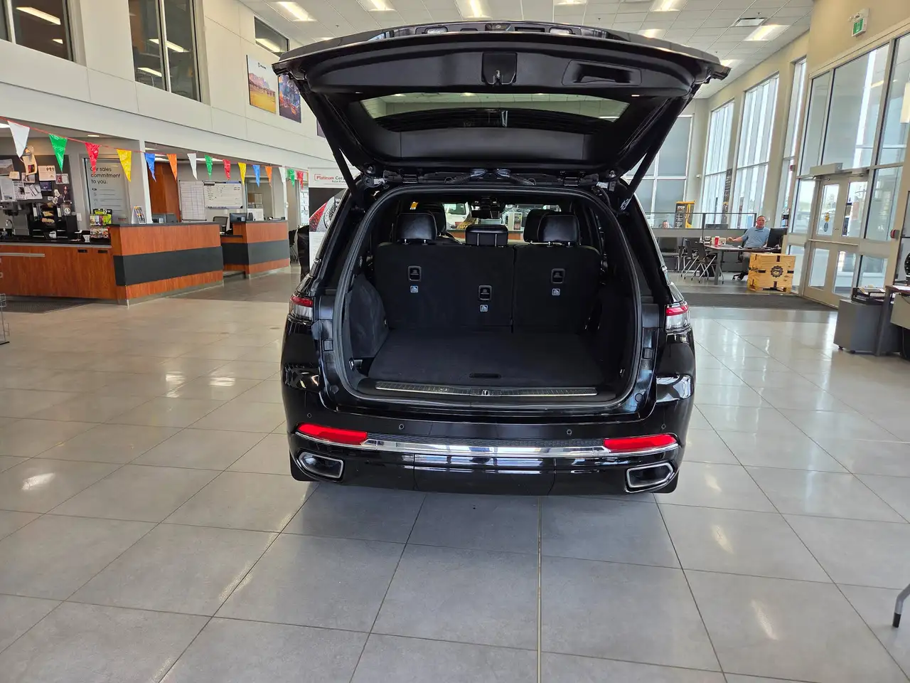 Jeep Grand Cherokee снимка Jeep Grand Cherokee