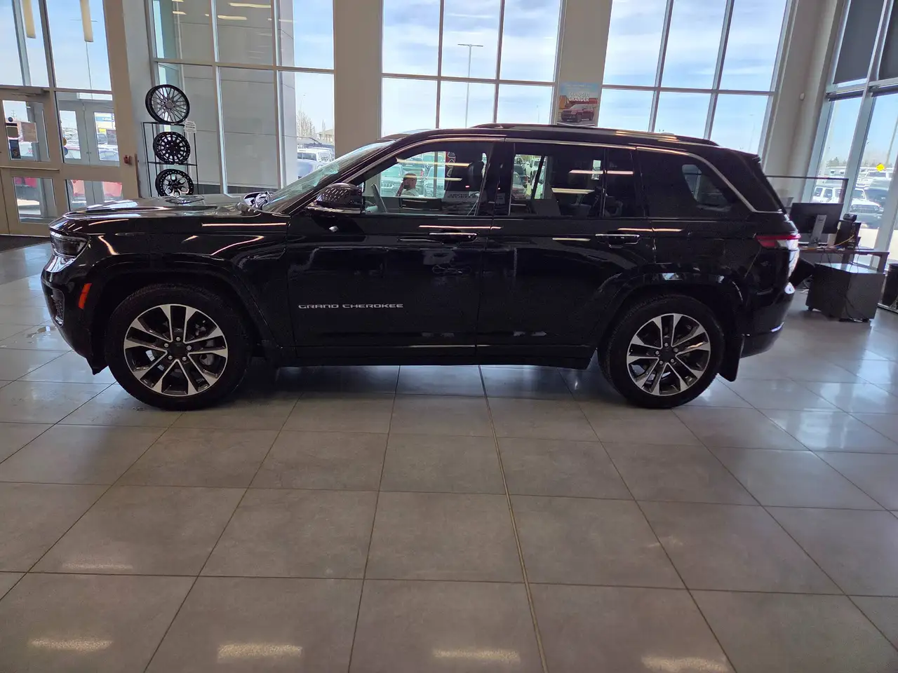 Jeep Grand Cherokee снимка Jeep Grand Cherokee