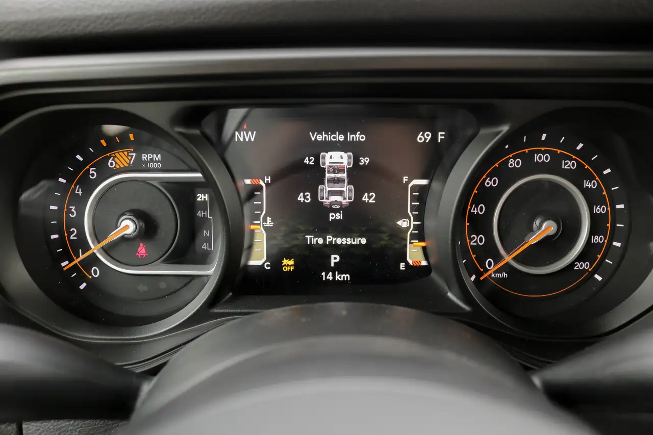 Jeep Wrangler снимка Jeep Wrangler