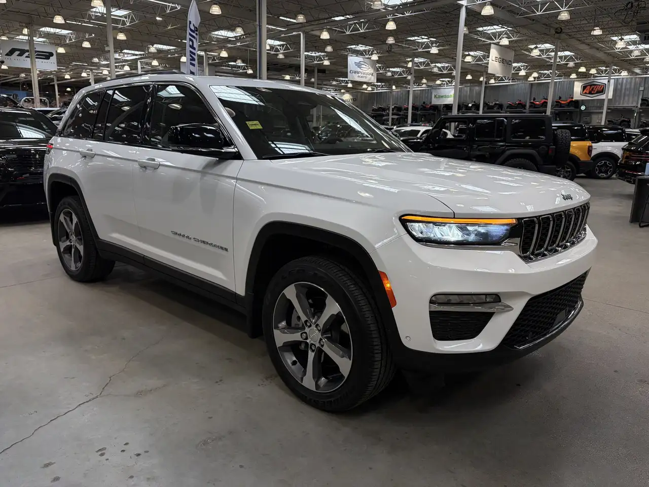Jeep Grand Cherokee снимка Jeep Grand Cherokee