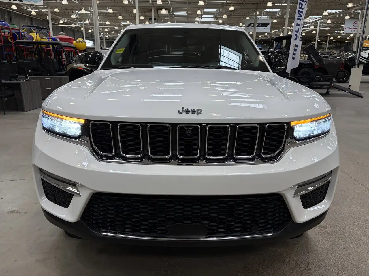 Jeep Grand Cherokee снимка Jeep Grand Cherokee