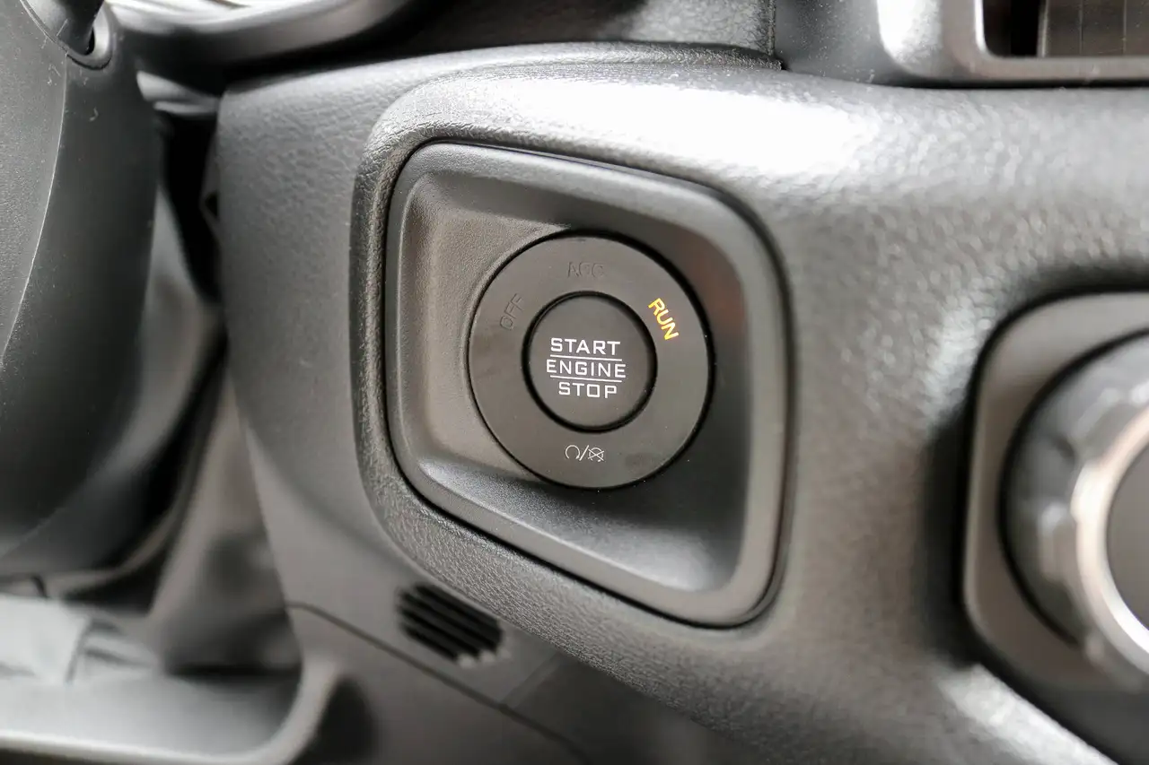 Jeep Wrangler снимка Jeep Wrangler