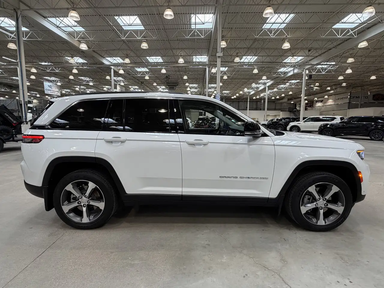 Jeep Grand Cherokee снимка Jeep Grand Cherokee