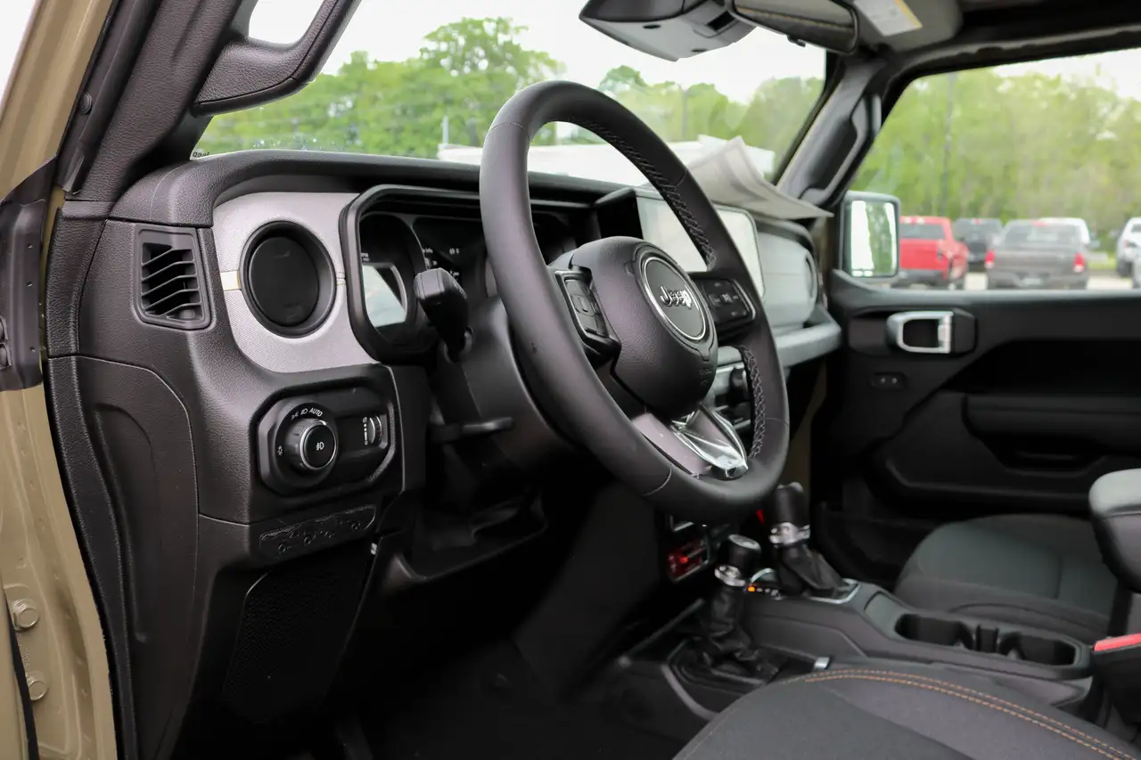 Jeep Wrangler снимка Jeep Wrangler
