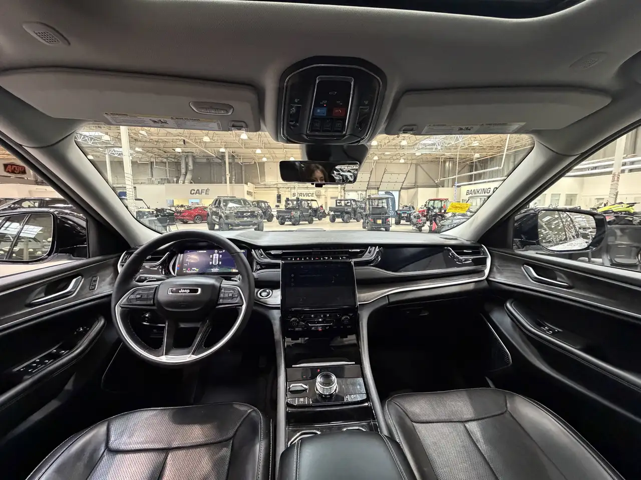 Jeep Grand Cherokee снимка Jeep Grand Cherokee