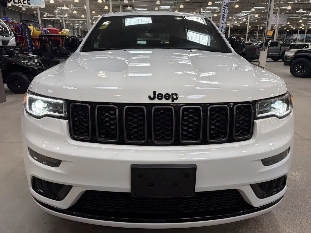 Jeep Grand Cherokee снимка Jeep Grand Cherokee
