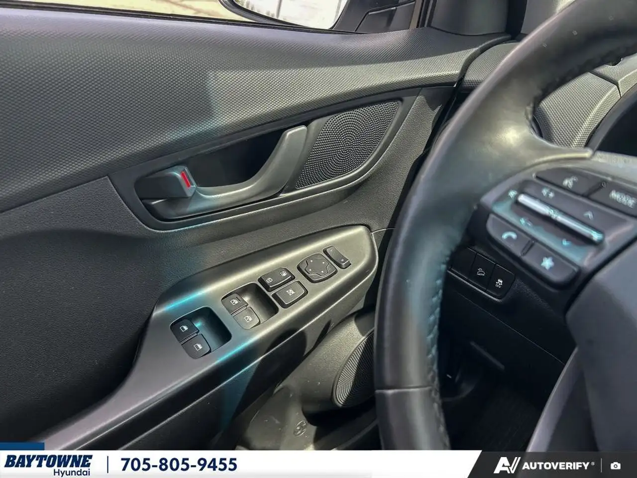 Hyundai KONA photo Hyundai KONA