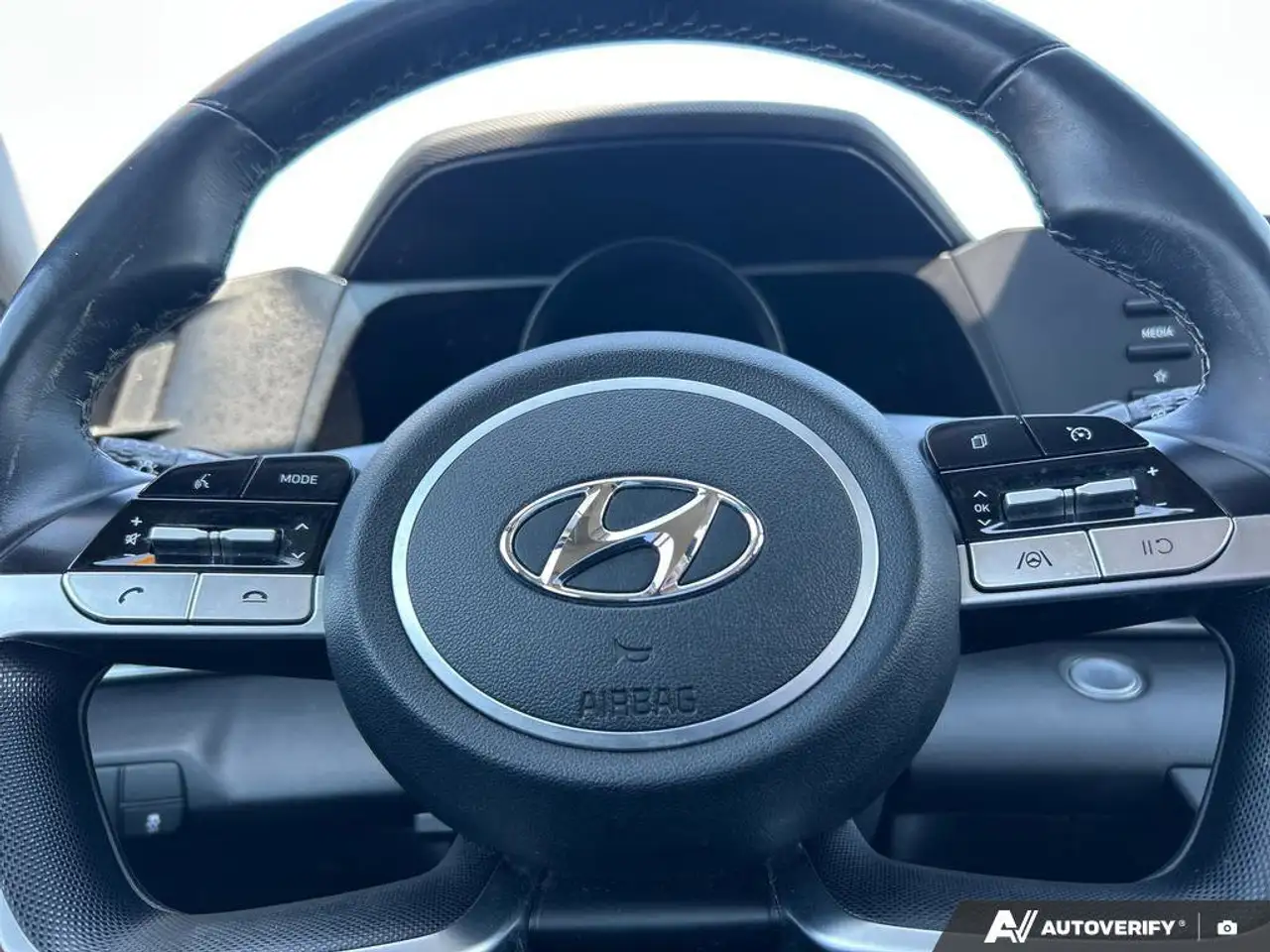 Hyundai ELANTRA снимка Hyundai ELANTRA
