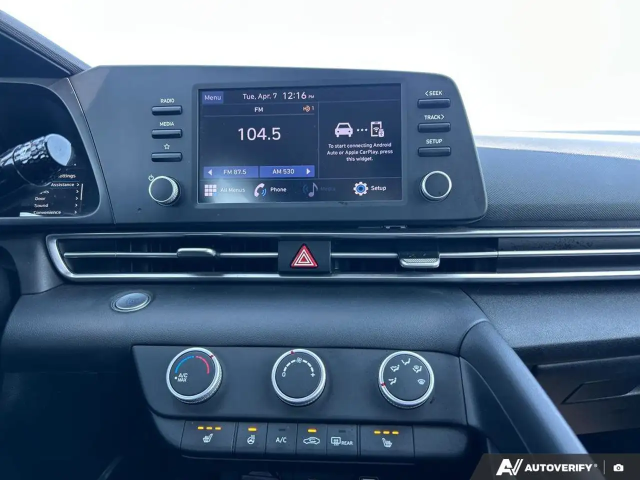Hyundai ELANTRA снимка Hyundai ELANTRA