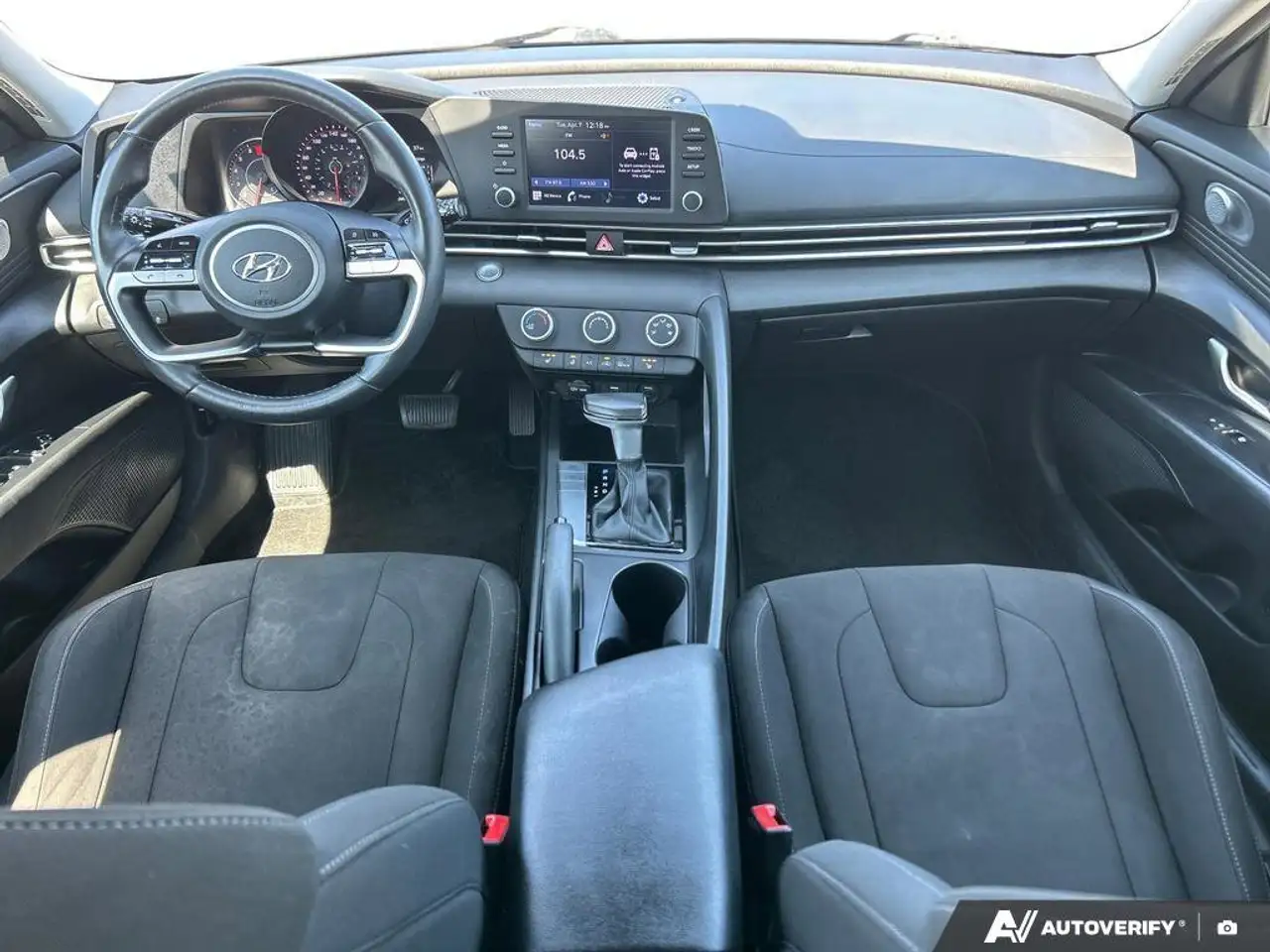 Hyundai ELANTRA снимка Hyundai ELANTRA