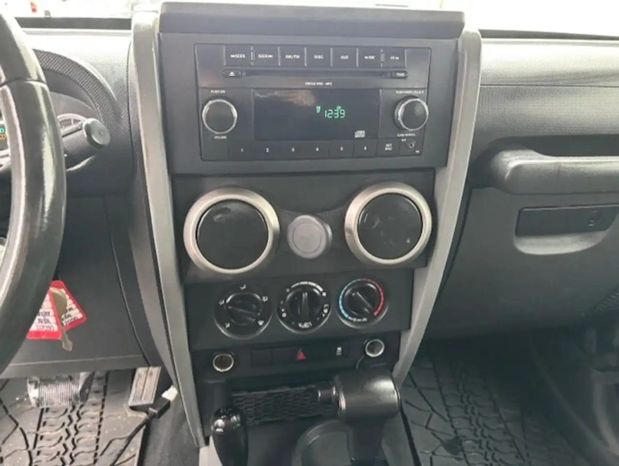 Jeep Wrangler photo Jeep Wrangler