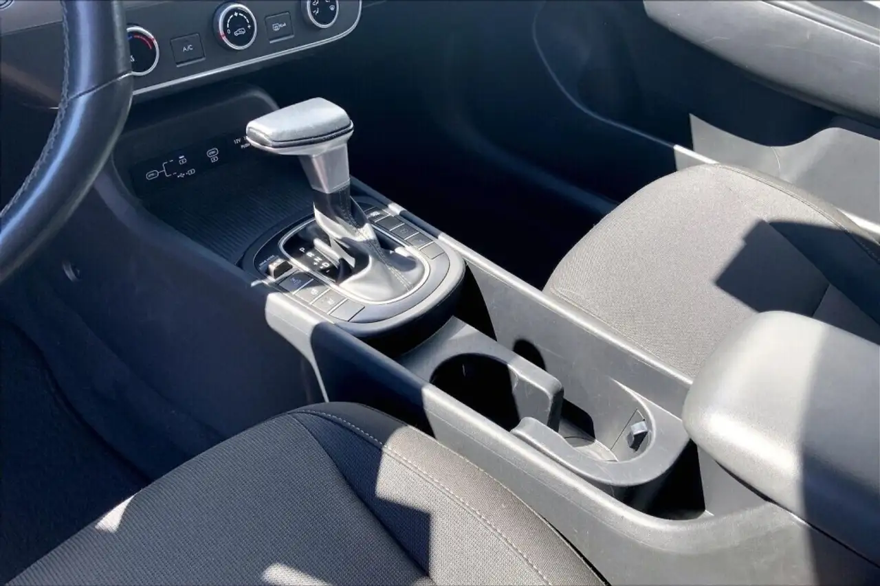 Hyundai KONA снимка Hyundai KONA