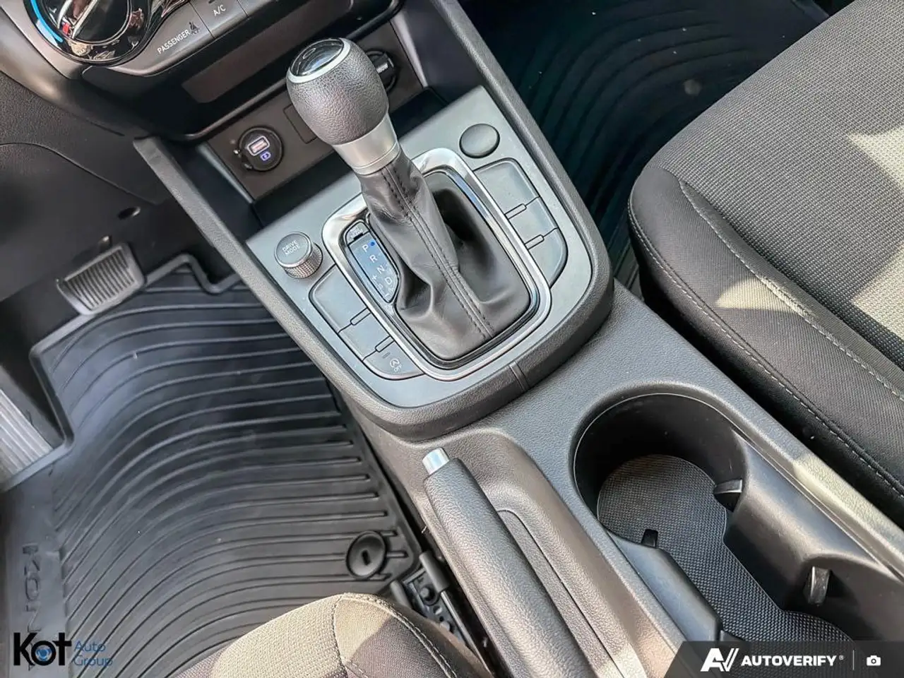Hyundai KONA снимка Hyundai KONA