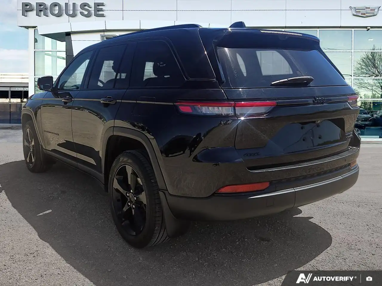 Jeep Grand Cherokee снимка Jeep Grand Cherokee