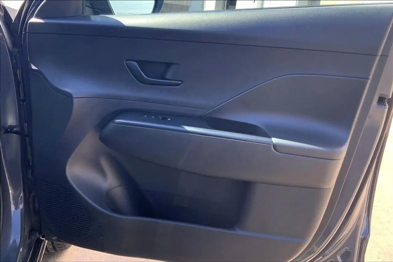 Hyundai KONA снимка Hyundai KONA