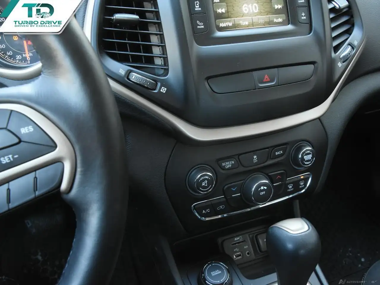 Jeep Cherokee снимка Jeep Cherokee