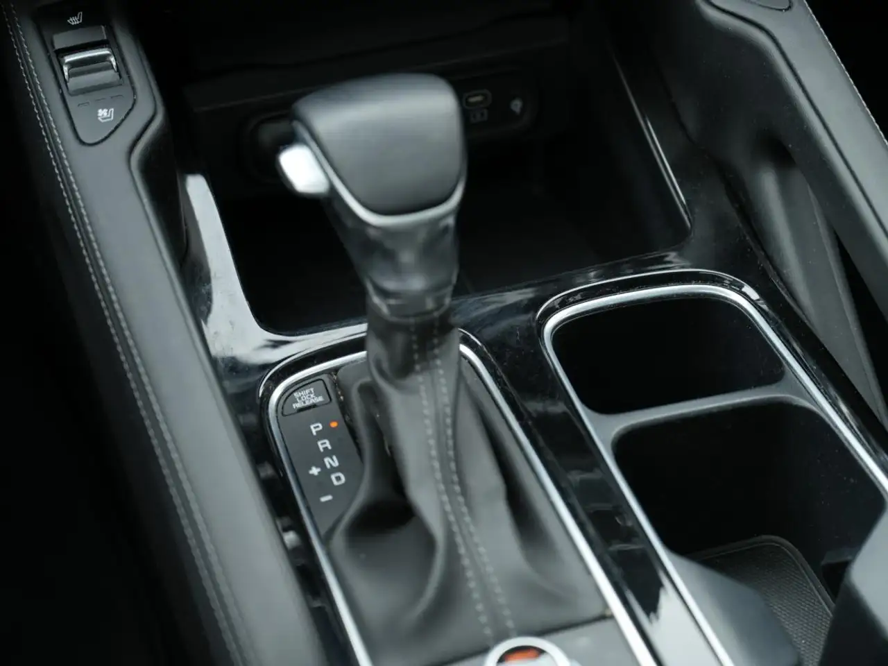 Kia Telluride снимка Kia Telluride
