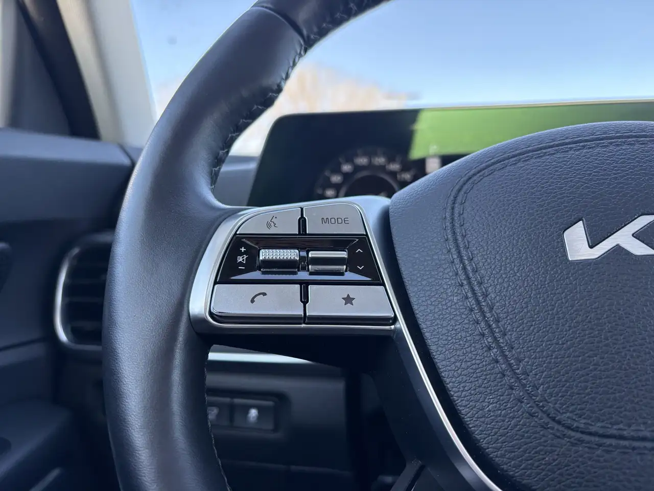 Kia Telluride снимка Kia Telluride