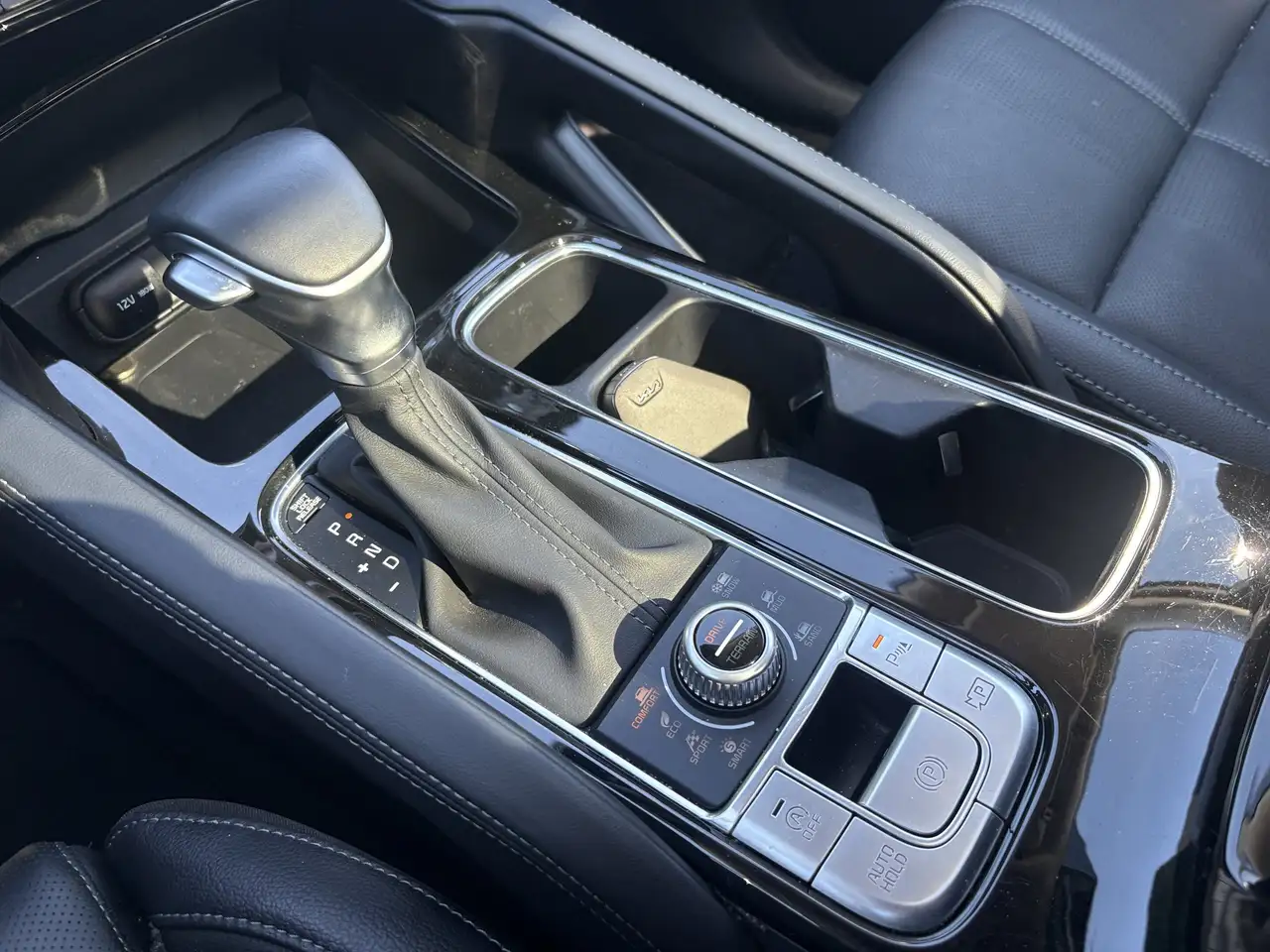 Kia Telluride снимка Kia Telluride