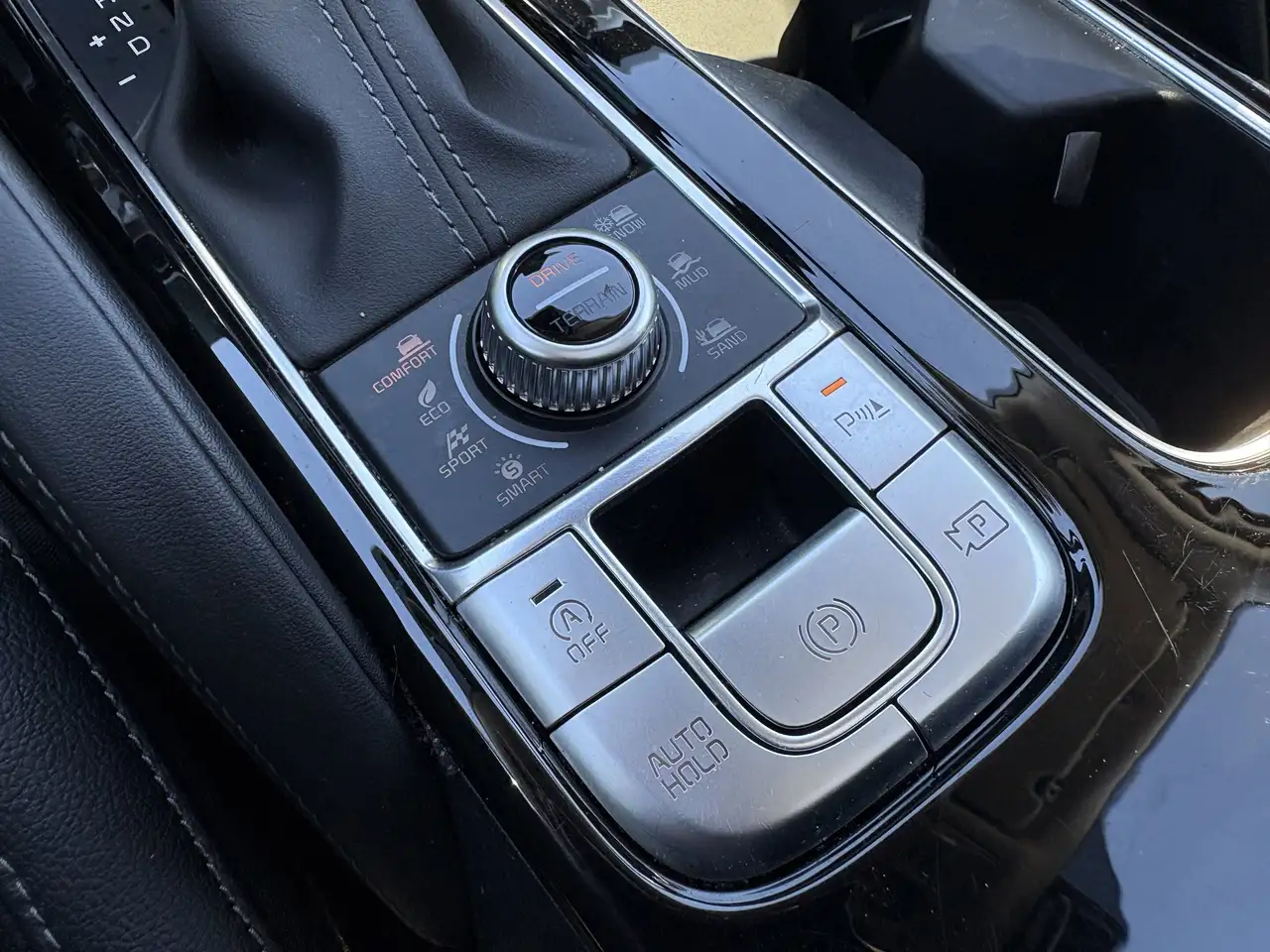 Kia Telluride снимка Kia Telluride