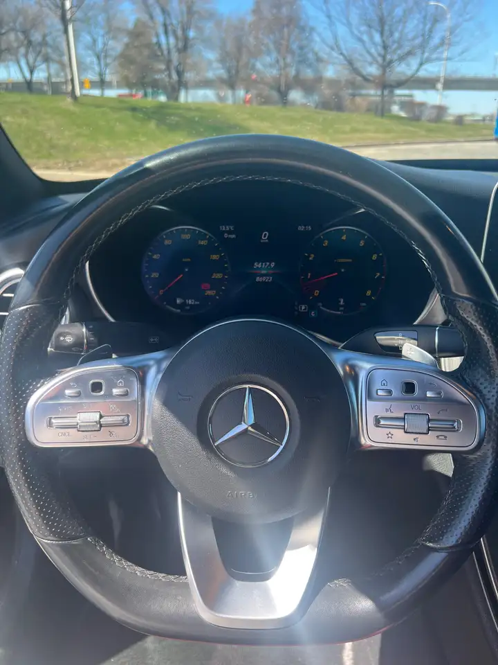 Mercedes-Benz C-Class снимка Mercedes-Benz C-Class