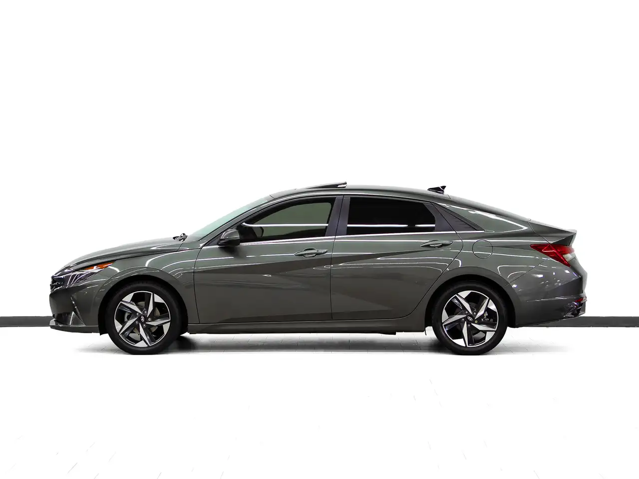 Hyundai ELANTRA снимка Hyundai ELANTRA
