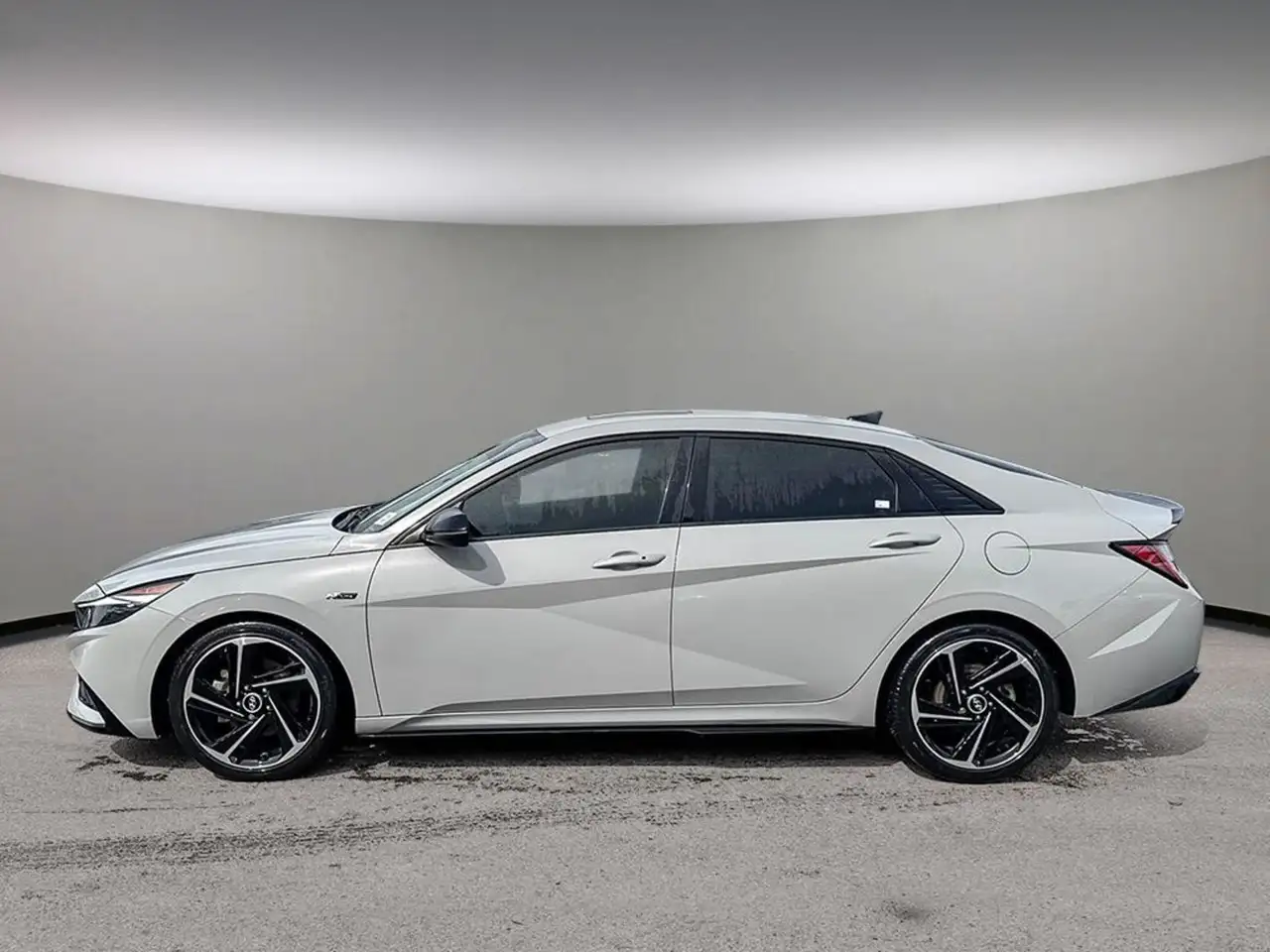 Hyundai ELANTRA снимка Hyundai ELANTRA