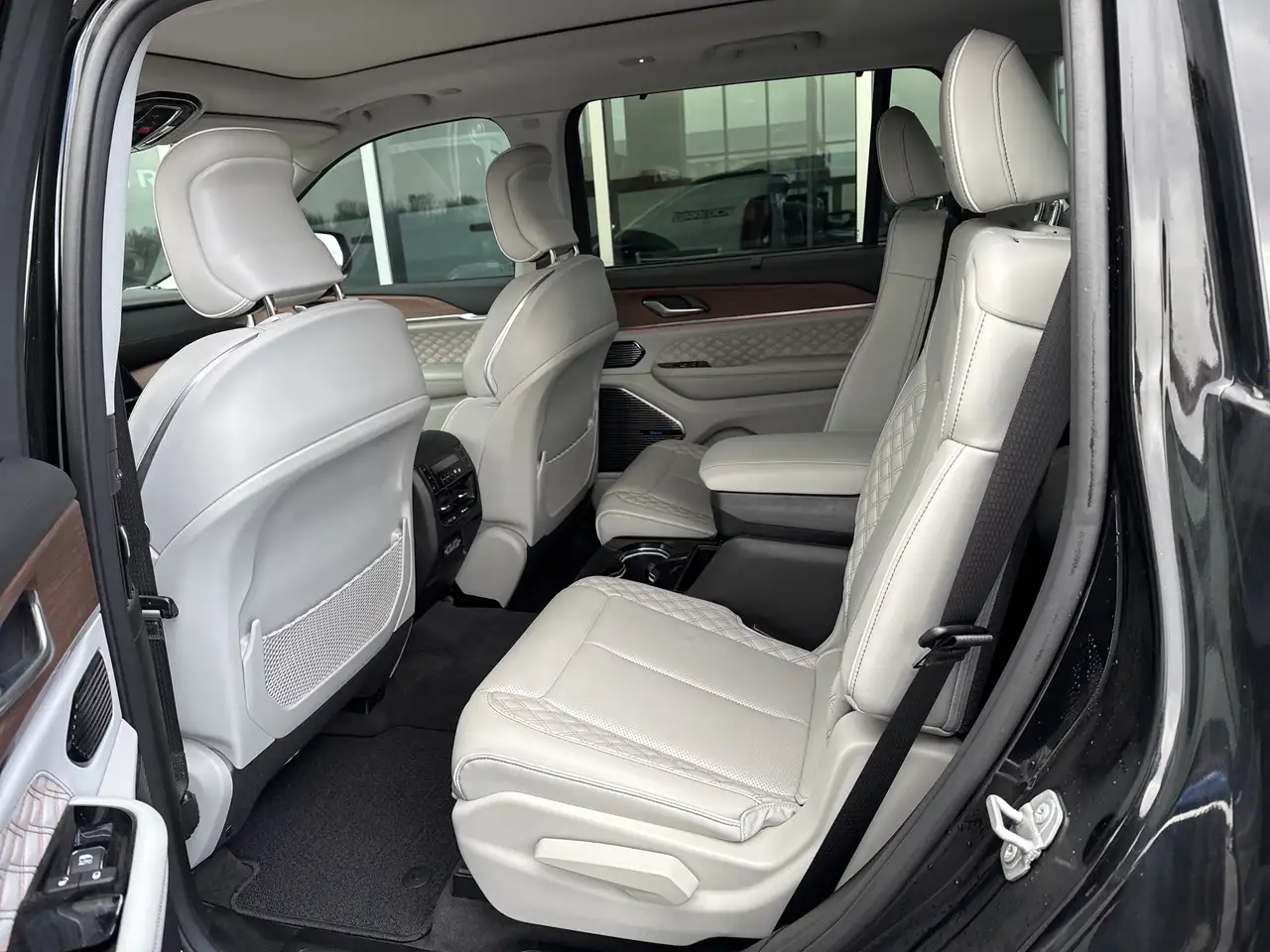 Jeep Grand Cherokee снимка Jeep Grand Cherokee