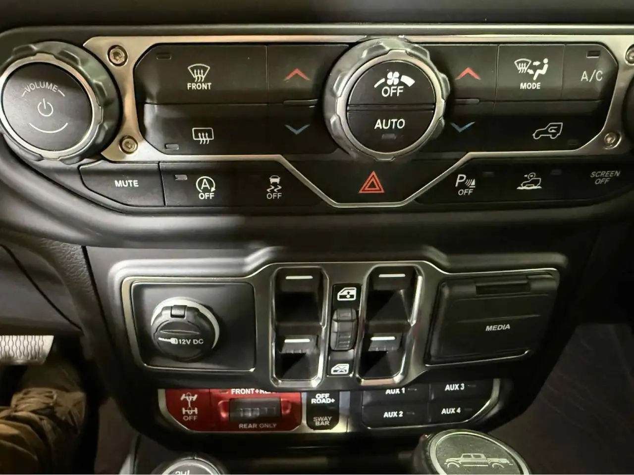 Jeep Gladiator снимка Jeep Gladiator
