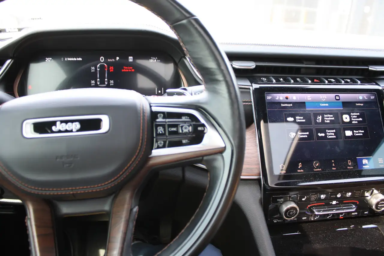 Jeep Grand Cherokee снимка Jeep Grand Cherokee