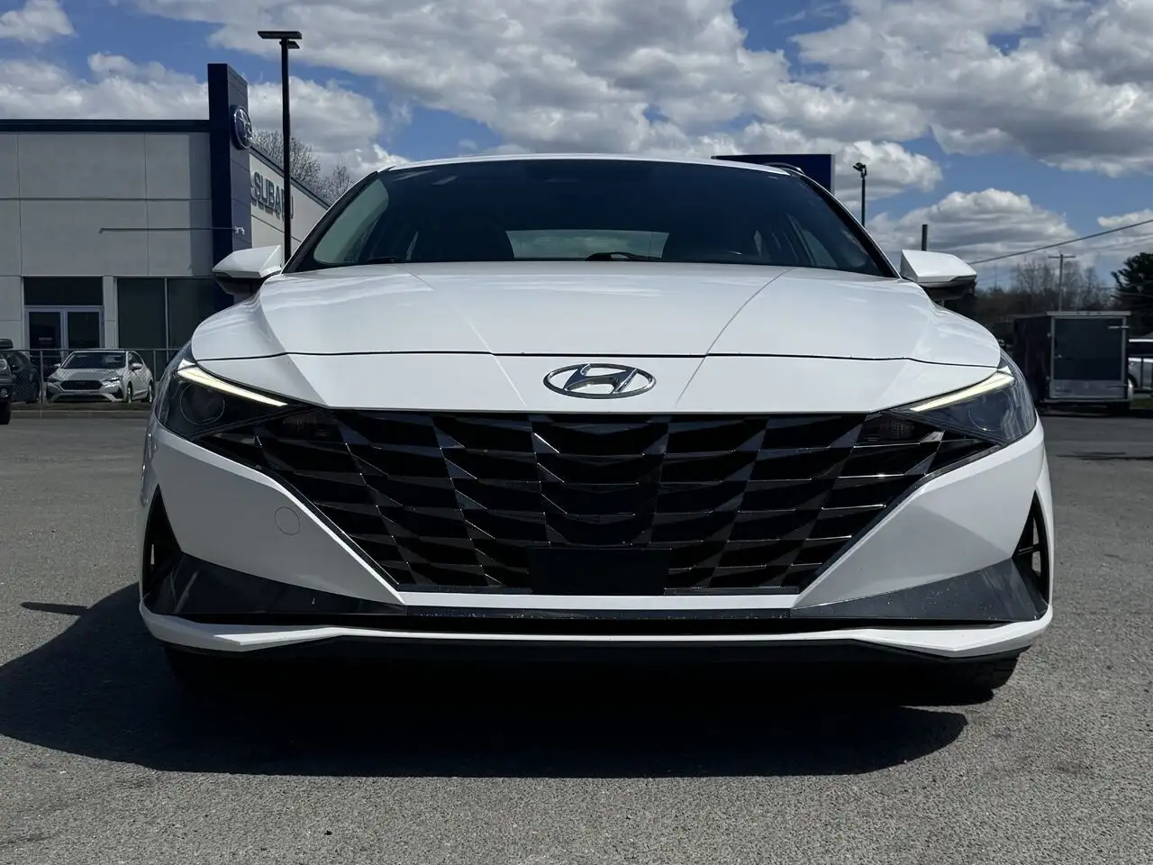 Hyundai ELANTRA photo Hyundai ELANTRA