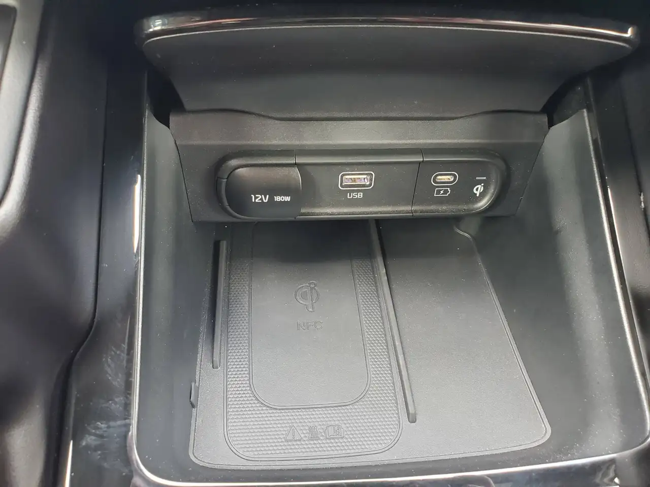 Kia Telluride снимка Kia Telluride