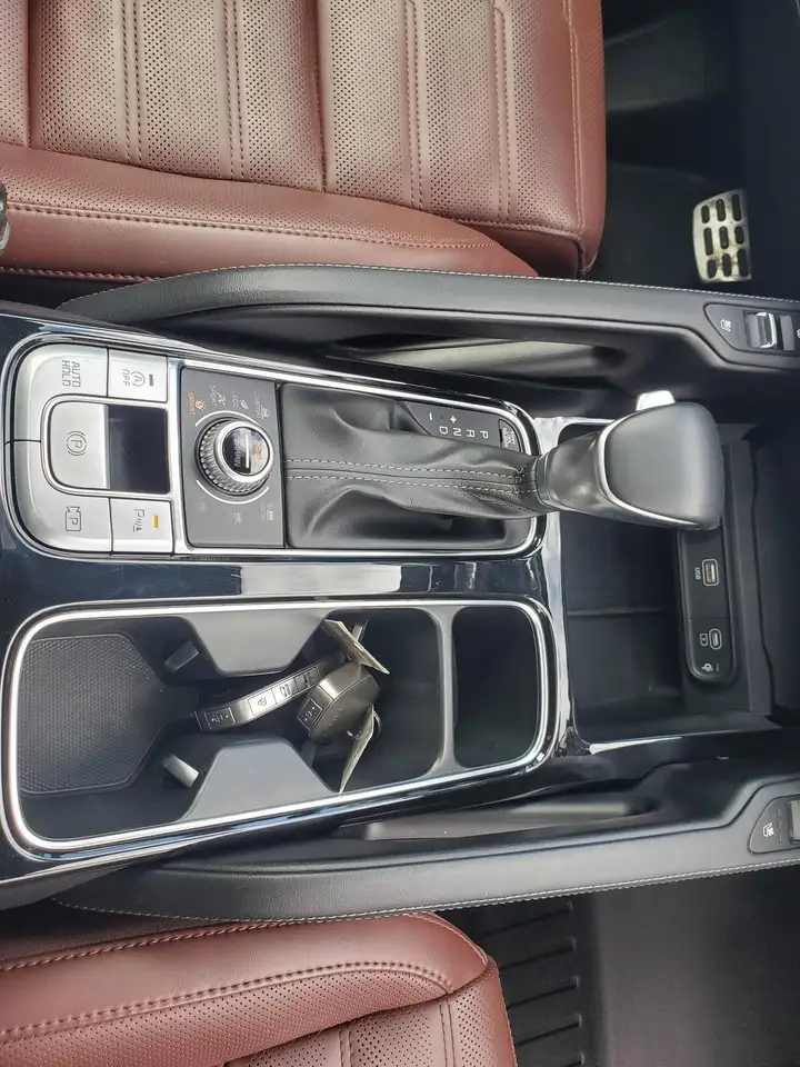 Kia Telluride снимка Kia Telluride