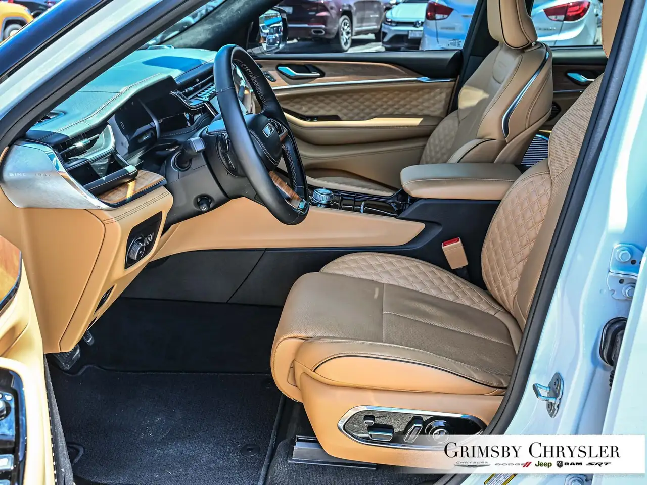Jeep Grand Cherokee снимка Jeep Grand Cherokee