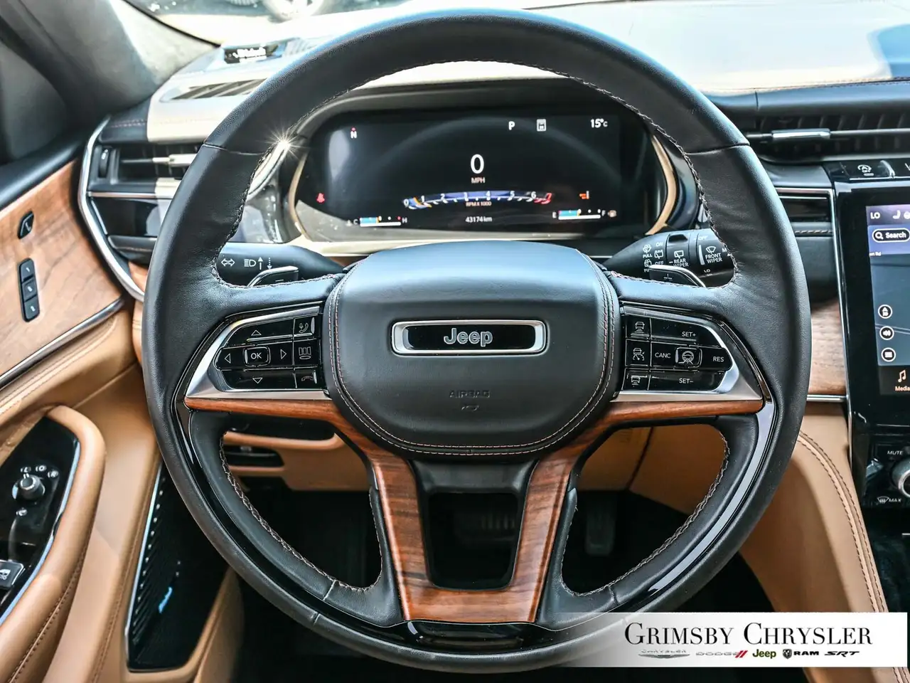 Jeep Grand Cherokee снимка Jeep Grand Cherokee