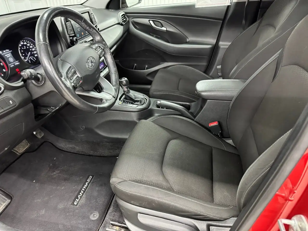 Hyundai ELANTRA снимка Hyundai ELANTRA