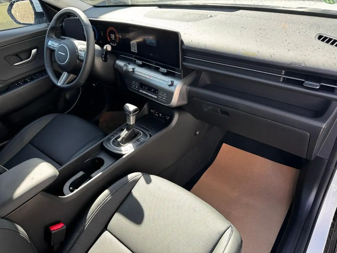 Hyundai KONA снимка Hyundai KONA