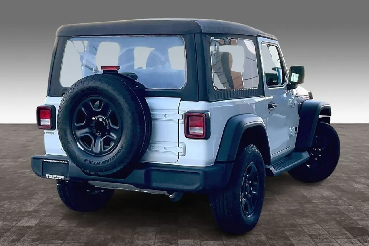 Jeep Wrangler снимка Jeep Wrangler