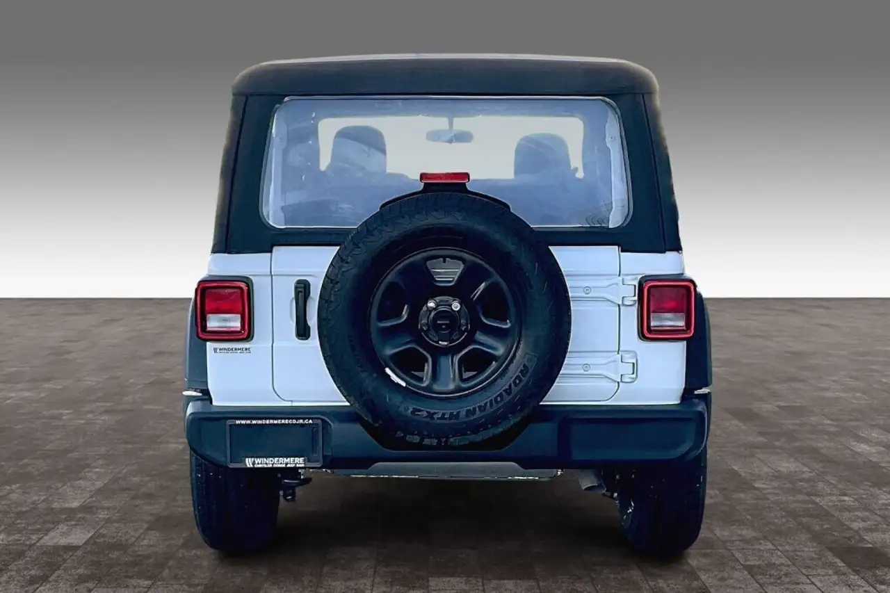 Jeep Wrangler снимка Jeep Wrangler