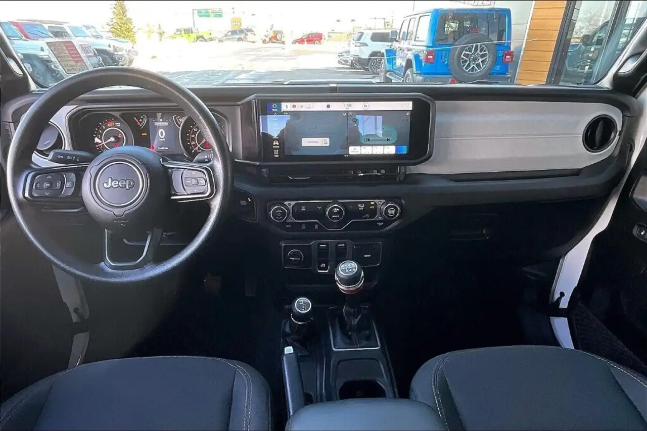 Jeep Wrangler снимка Jeep Wrangler