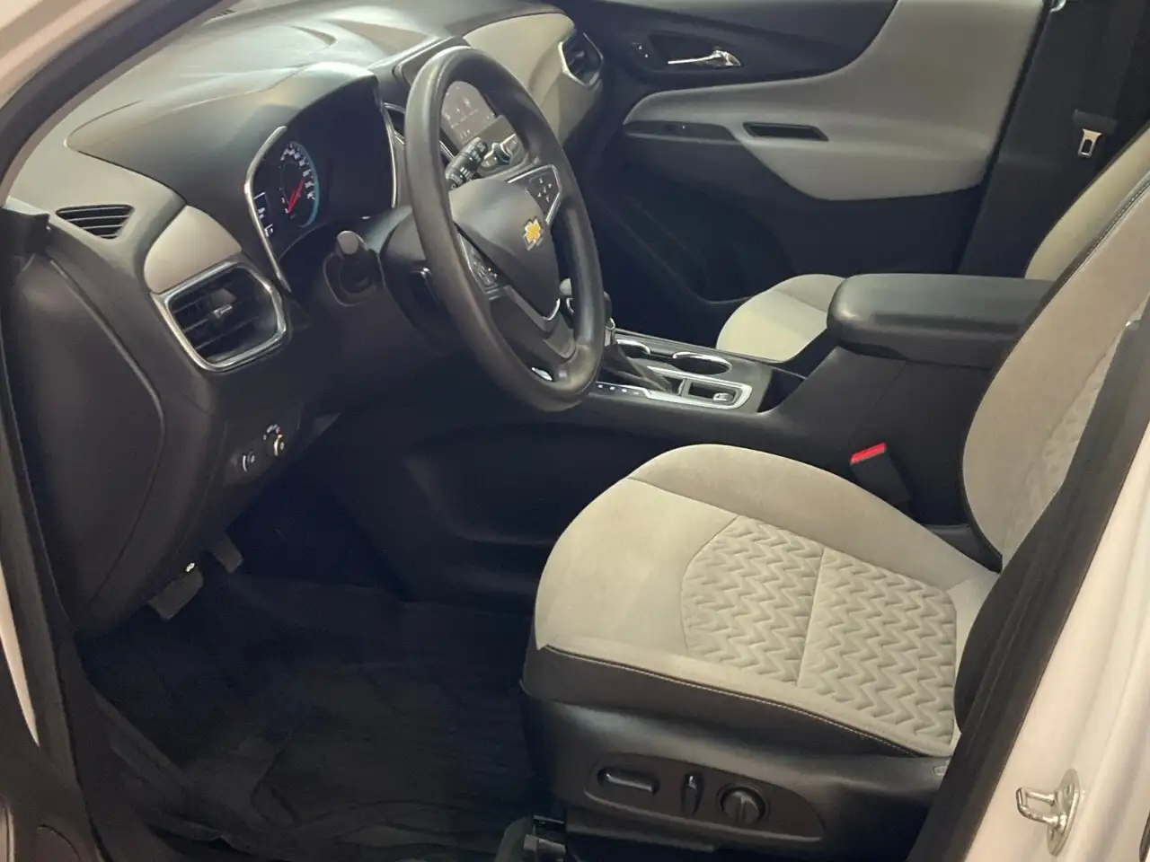 Chevrolet Equinox снимка Chevrolet Equinox