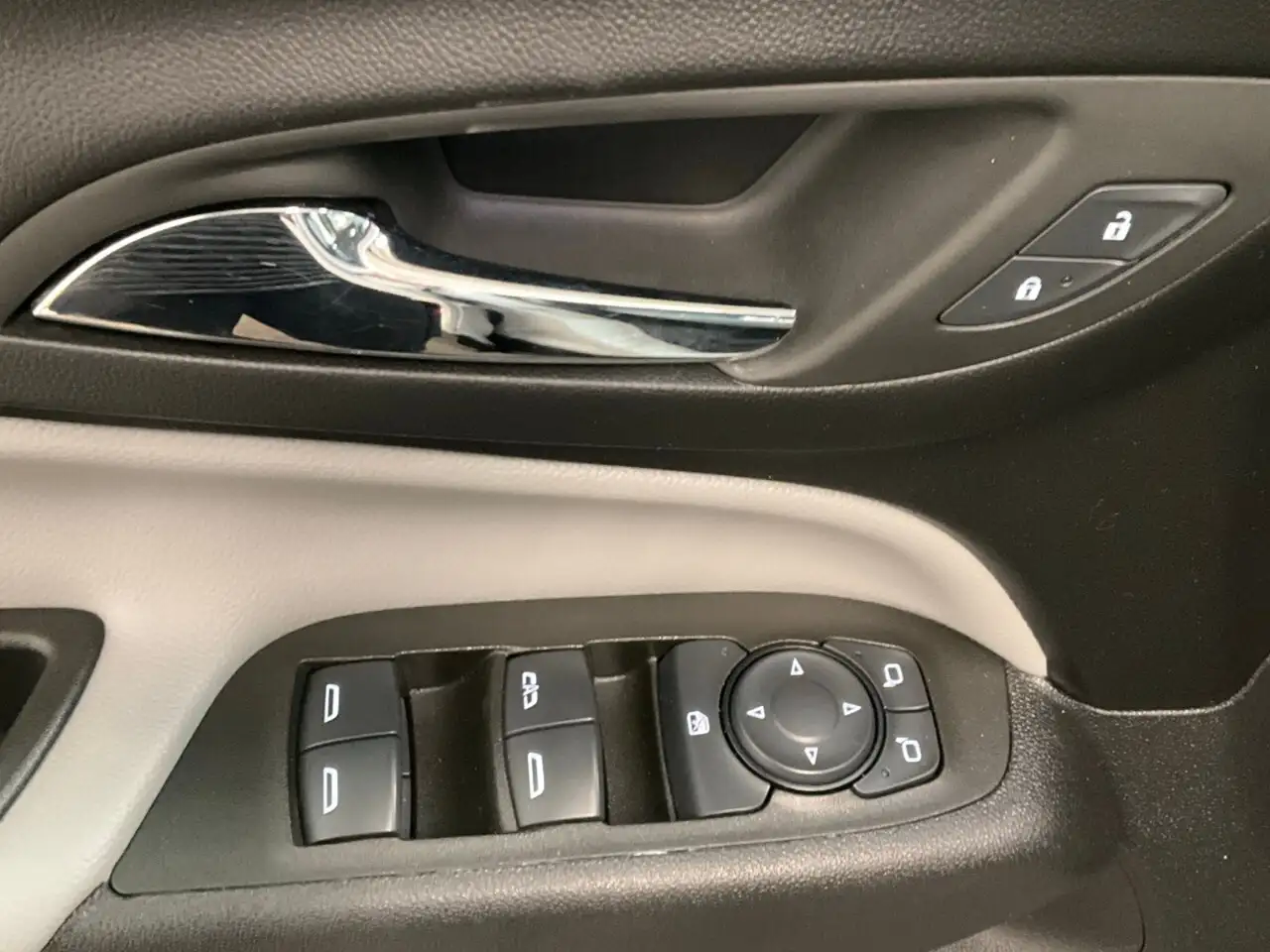 Chevrolet Equinox снимка Chevrolet Equinox