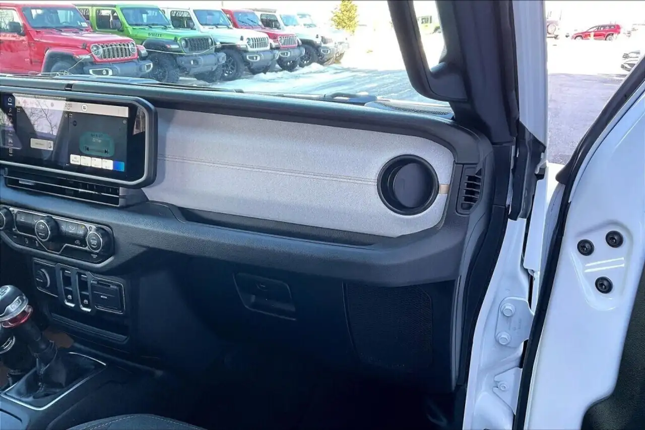 Jeep Wrangler снимка Jeep Wrangler