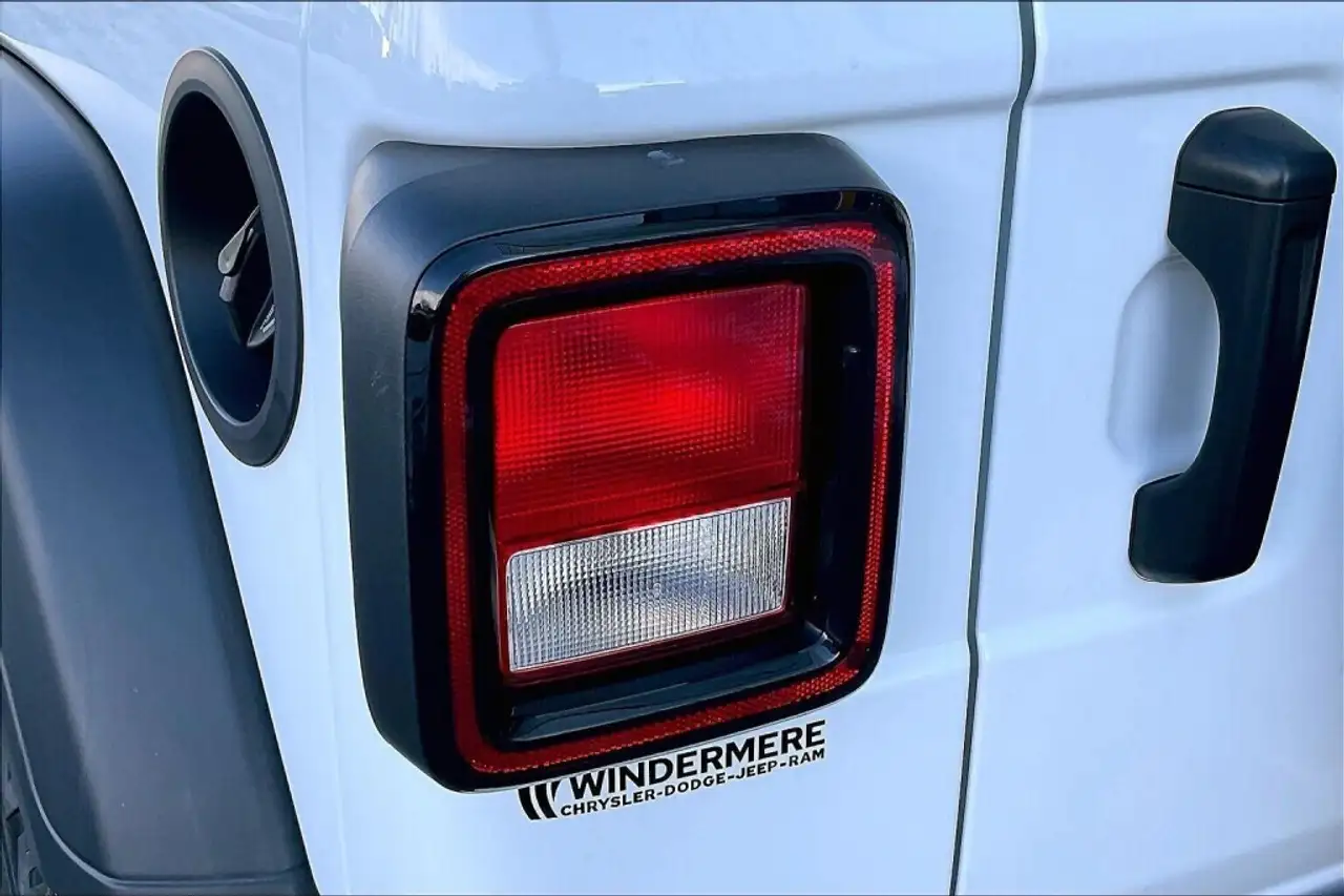 Jeep Wrangler снимка Jeep Wrangler
