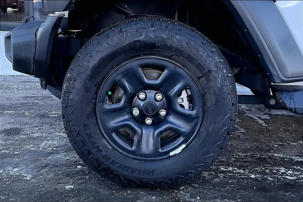 Jeep Wrangler снимка Jeep Wrangler