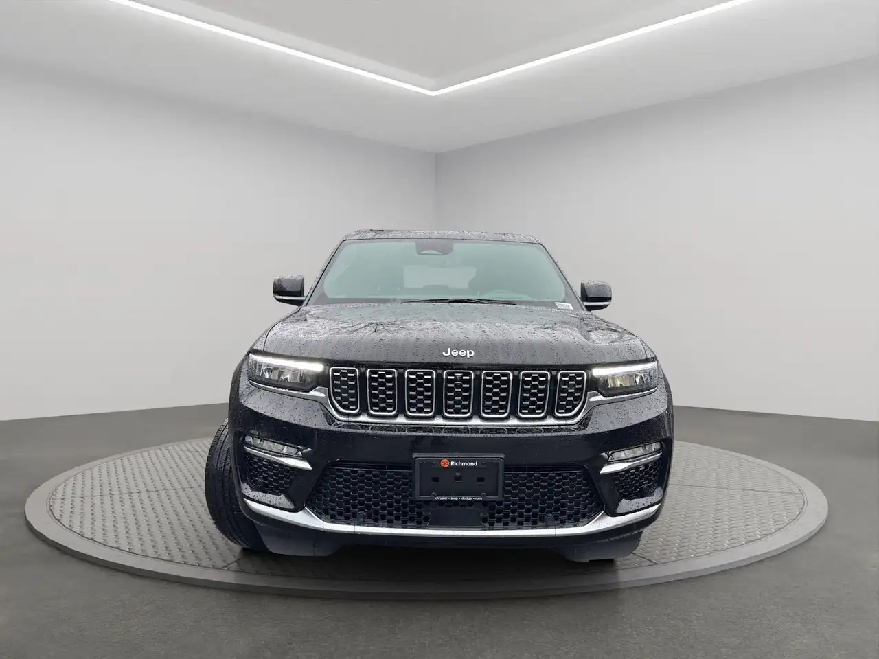 Jeep Grand Cherokee снимка Jeep Grand Cherokee