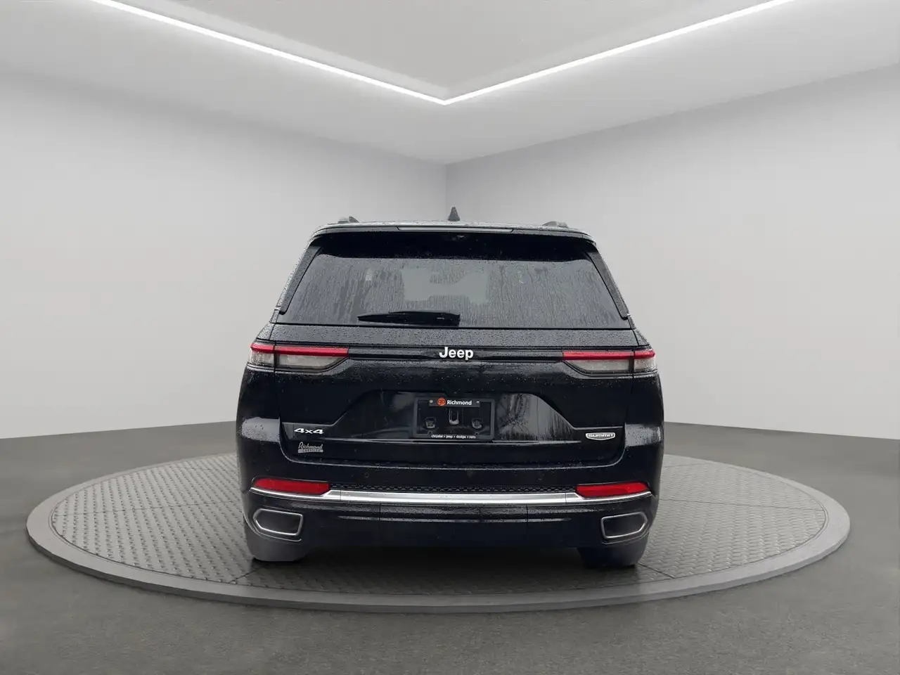 Jeep Grand Cherokee снимка Jeep Grand Cherokee