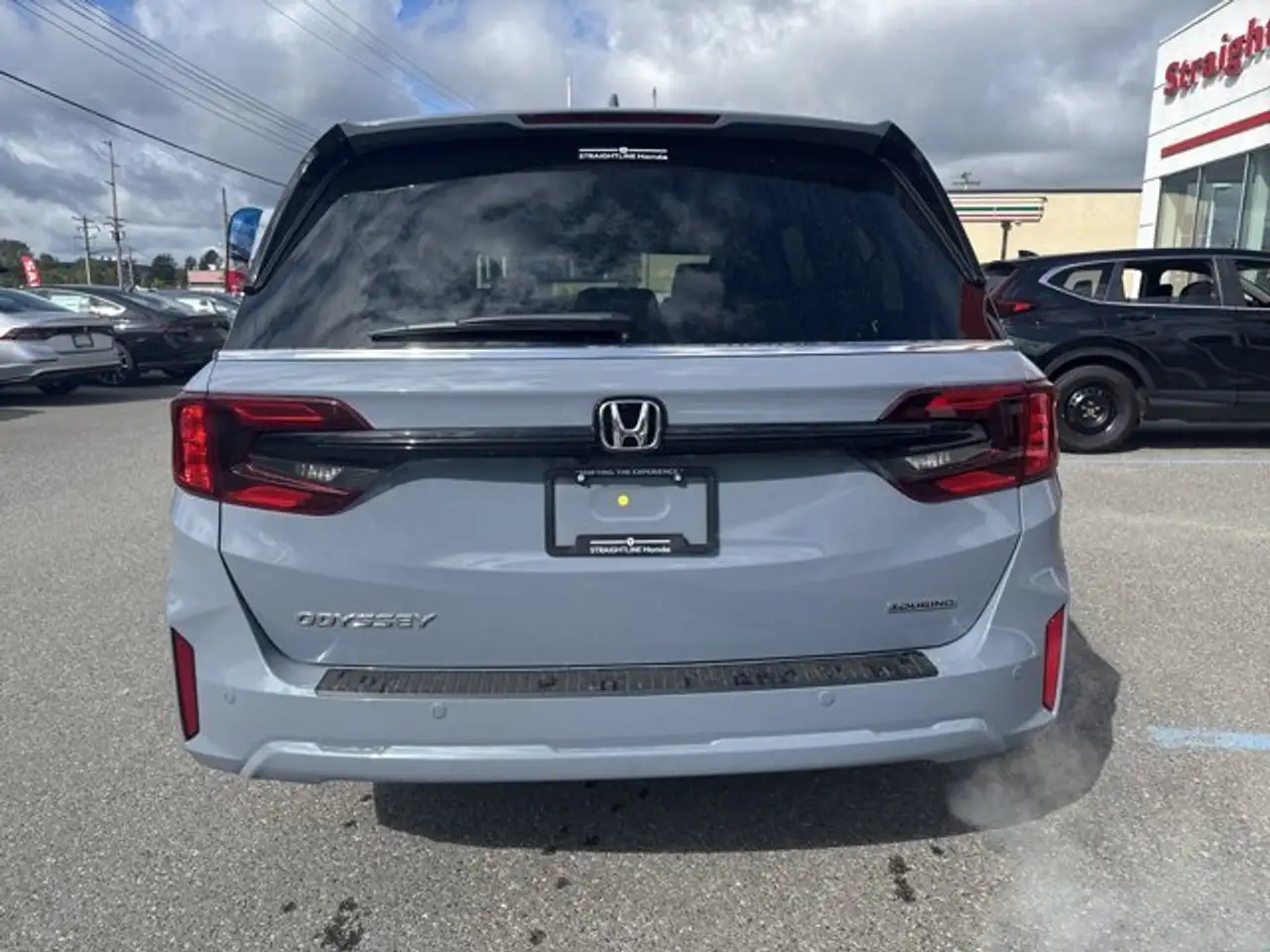 Honda Odyssey снимка Honda Odyssey