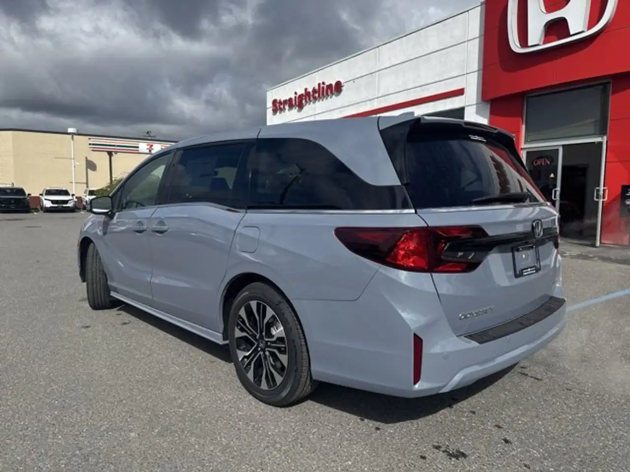 Honda Odyssey снимка Honda Odyssey